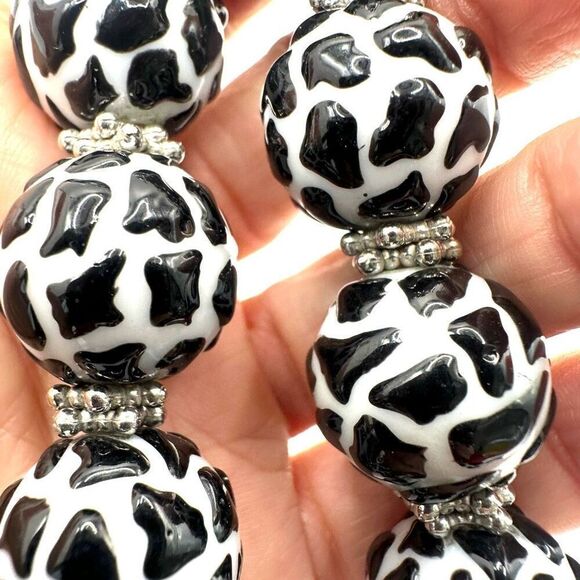 Cow pattern beaded stretchy bracelet - Picture 2 of 6